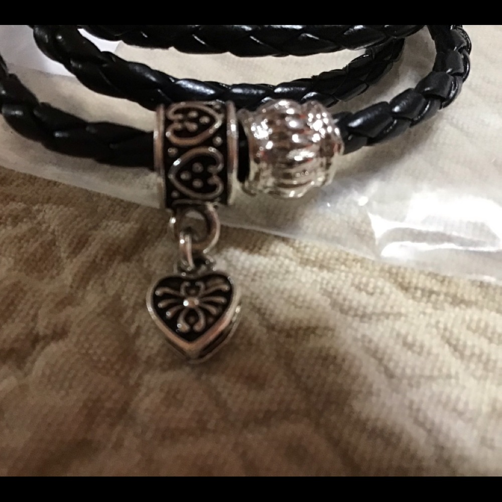 Beautiful Black Bracelet ♣️ Silver hardware ♣️
